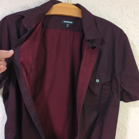 Express Dark Red And Blackb Iridescent Shortsleeve Button-Down Shirt - Men's M - Picture 9 of 16